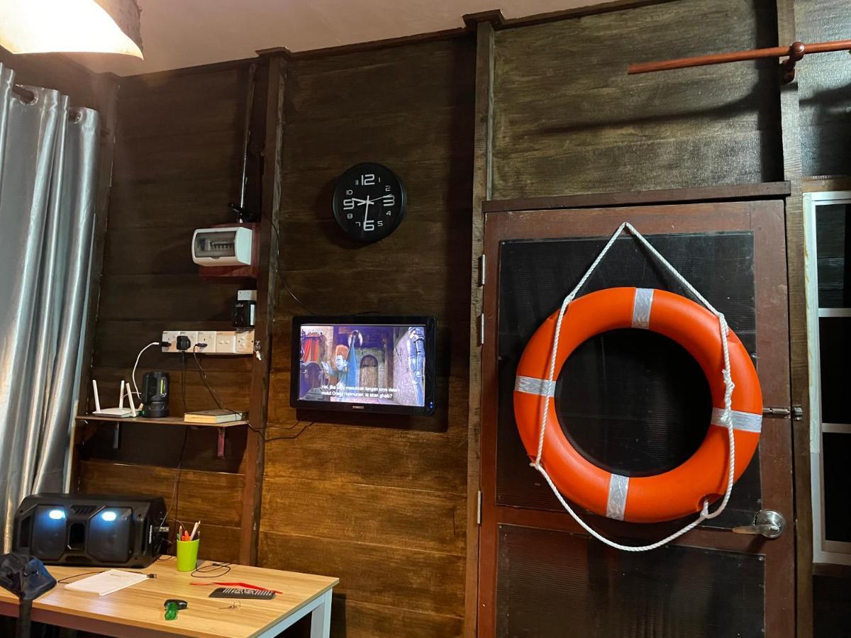 Qimmy Riverside Floating Cabin Kuala Terengganu Exterior foto