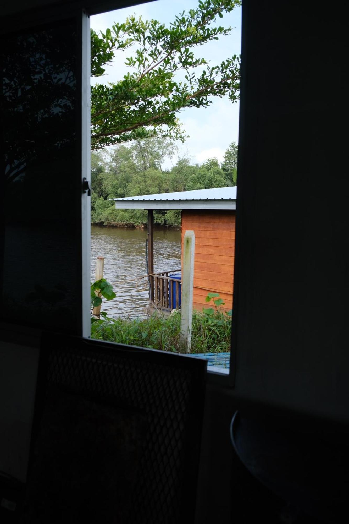 Qimmy Riverside Floating Cabin Kuala Terengganu Exterior foto